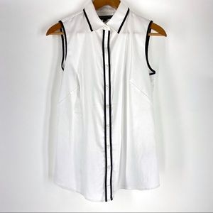 Banana Republic Non Iron Sleeveless Button Up Top